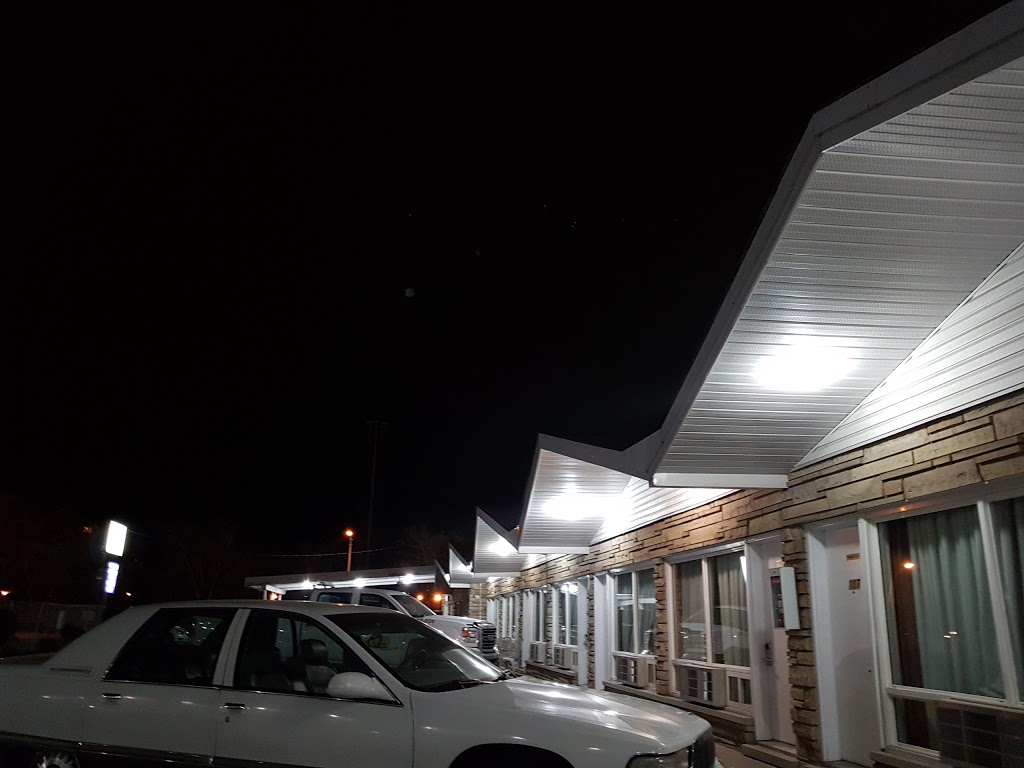 Knights Inn Kitchner | 1455 Weber St E, Kitchener, ON N2A 1A5, Canada | Phone: (519) 893-6641