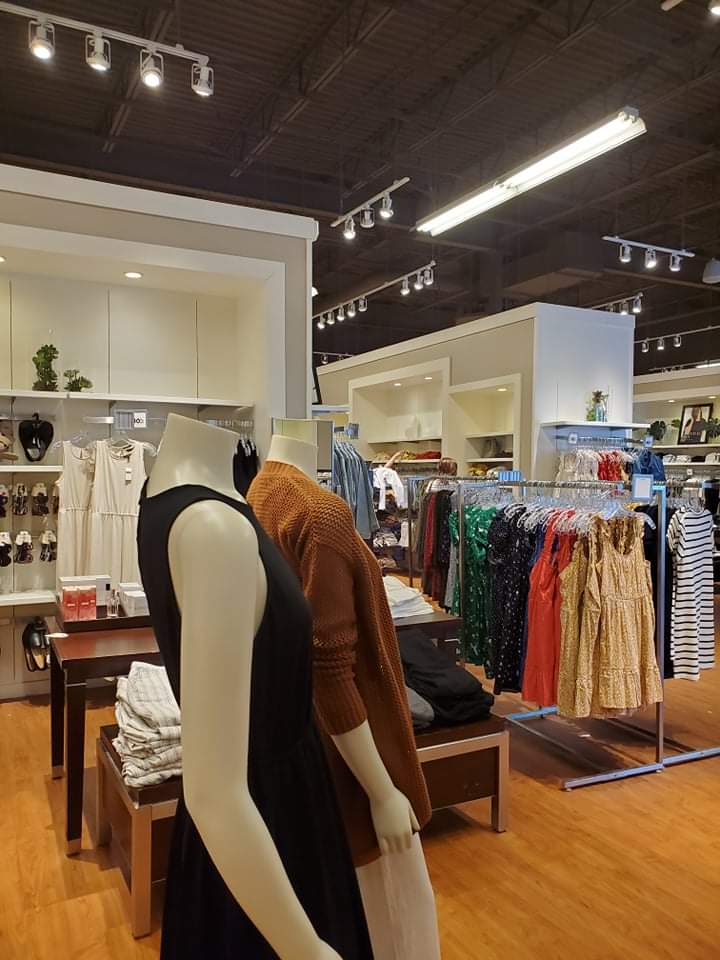Banana Republic Factory Store | 575 Industrial Ave Unit 2, Ottawa, ON K1G 3X8, Canada | Phone: (613) 739-7621