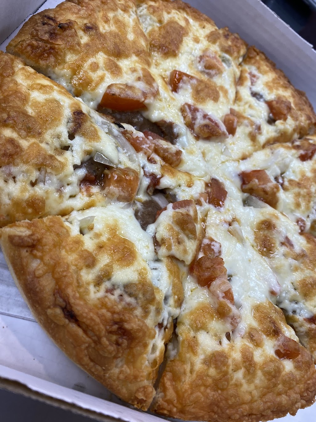 Royal Pizza - Seton | 3775 202 Ave SE Unit 150, Calgary, AB T3M 2L3, Canada | Phone: (587) 330-3227