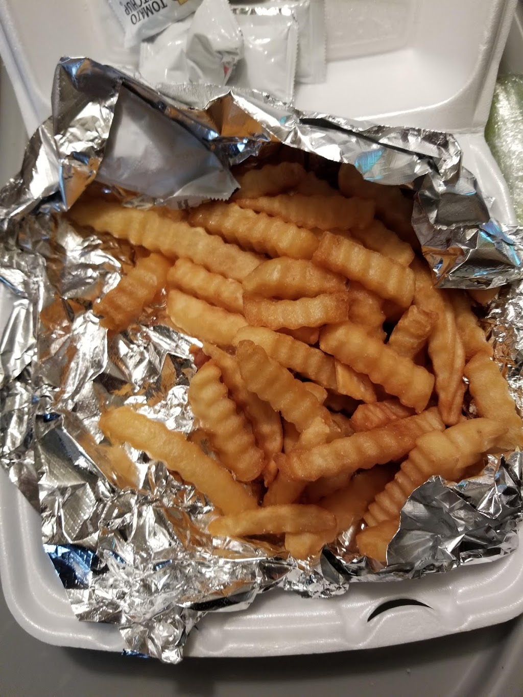 Favorites Pizza & Wings Amherst | 3034 Sweet Home Rd, Buffalo, NY 14228, USA | Phone: (716) 564-8880