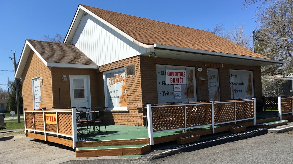 Restaurant Le St-Marc | 709 Rue Richelieu, Saint-Marc-sur-Richelieu, QC J0L 2E0, Canada | Phone: (450) 709-3339