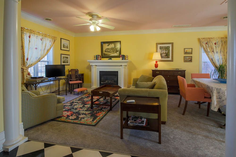 Sallys Place | 295-299 Ontario St, Stratford, ON N5A 3H6, Canada | Phone: (519) 272-2383