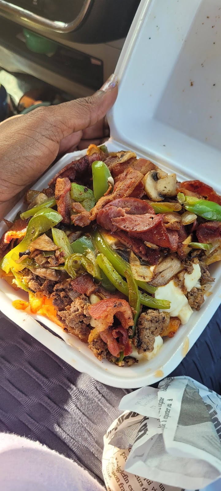 Cantine Chez Laury | 76 Rue Principale N, Saint-Jean-de-Dieu, QC G0L 3M0, Canada | Phone: (418) 963-3666