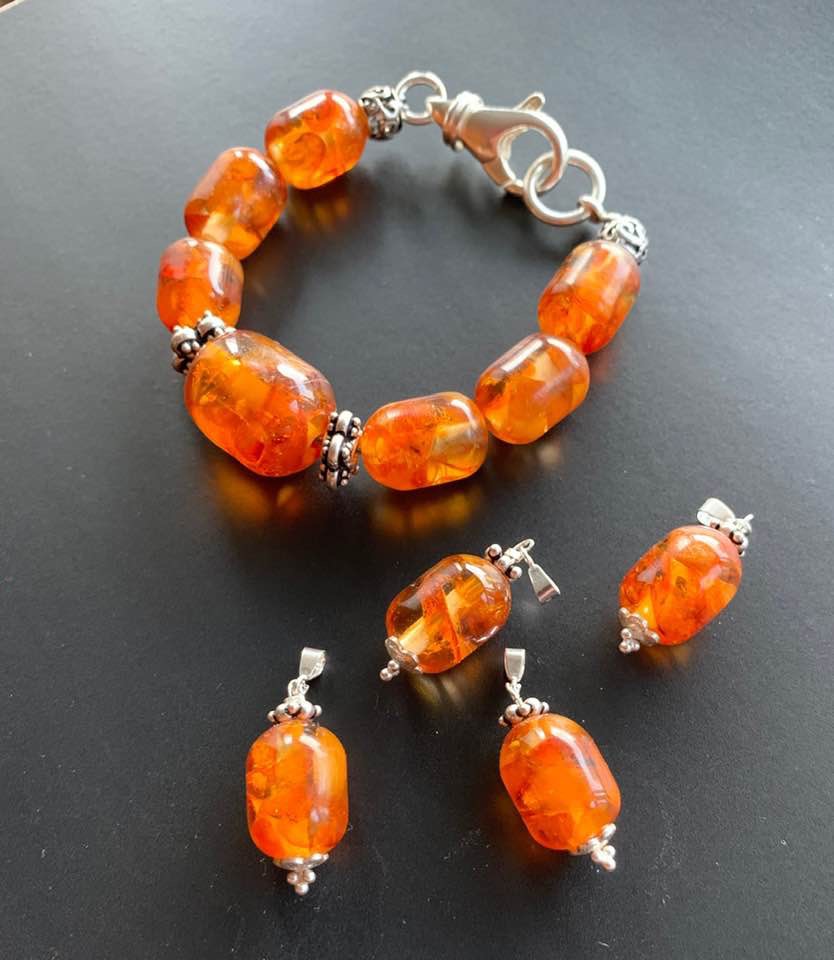 Jewellery Museum | Inside of Studio Charm, 621-B The Queensway, Etobicoke, ON M8Y 1K4, Canada | Phone: (416) 830-8488