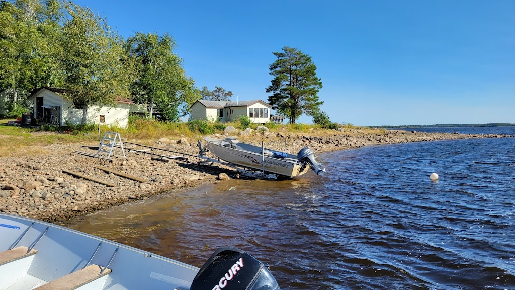 Q Lake Lodge on Quesnel Lake at Caribou Landing | Box 1056, Ste Anne, MB R5H 1C1, Canada | Phone: (204) 330-1758