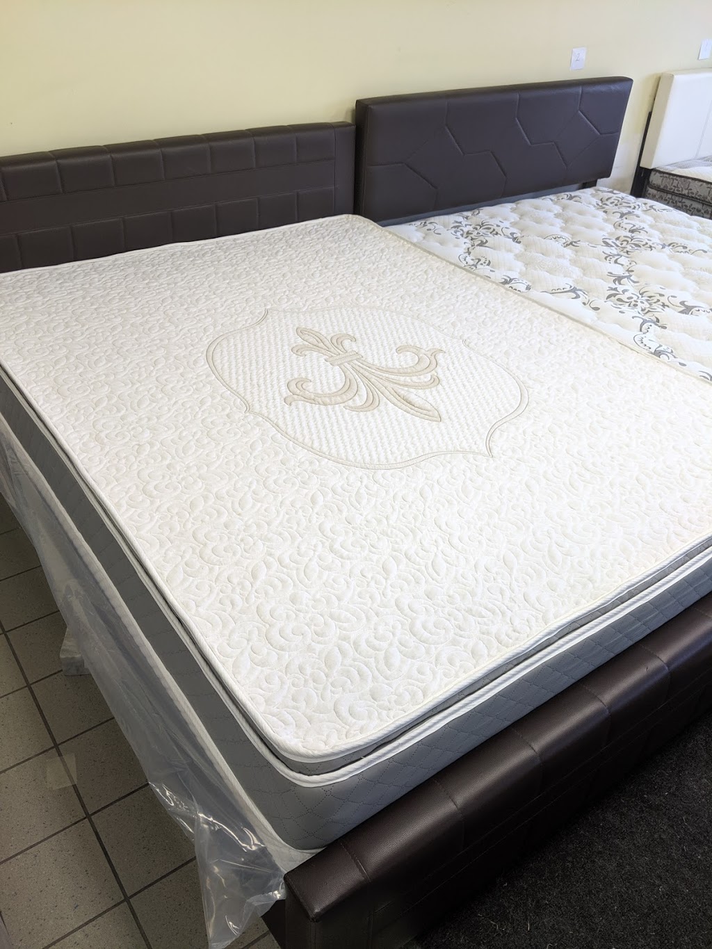 Night Queen Mattress Inc | 287 Glidden Rd #2, Brampton, ON L6W 1H9, Canada | Phone: (905) 796-7629
