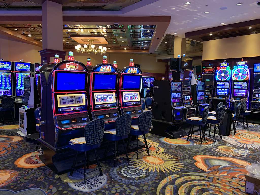 Gateway Casinos Sarnia | 1730 London Line, Sarnia, ON N7T 7H2, Canada | Phone: (519) 383-3732