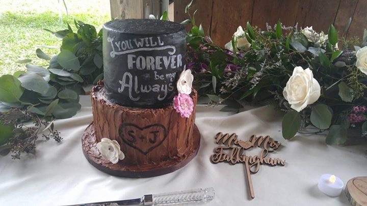 Refined Sugar Custom Cakes & Sweet | 244 Woolwich St S, Breslau, ON N0B 1M0, Canada | Phone: (519) 579-0081