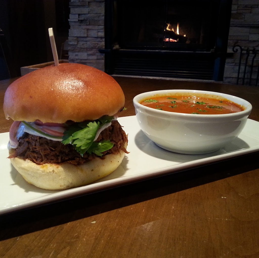 Murphys Lockside Pub & Patio | 3 May Street P.O. Box 178, Fenelon Falls, ON K0M 1N0, Canada | Phone: (705) 887-1100