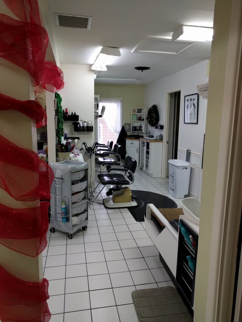 Salon de Coiffure Petit Pier Enr | 10525 Boulevard de lOrmière, Québec, QC G2B 3L2, Canada | Phone: (418) 842-0191
