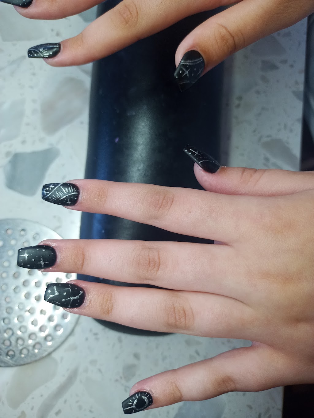 TwentyOne Nails & Spa | 474 St James St #1, London, ON N5Y 3P1, Canada | Phone: (519) 601-1688