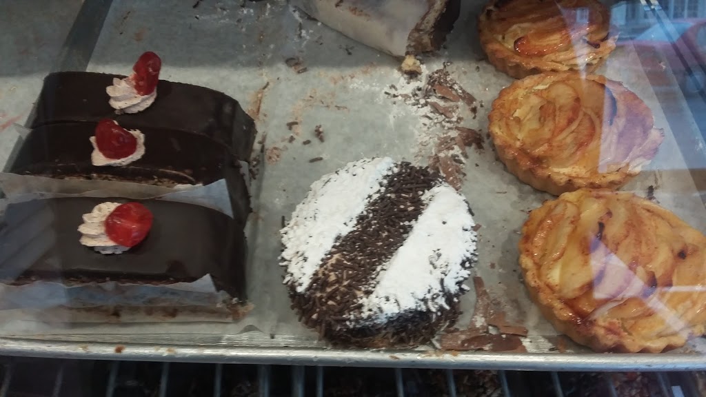 Isaacs Bakery | 3390 Bathurst St, North York, ON M6A 2B9, Canada | Phone: (416) 789-7587