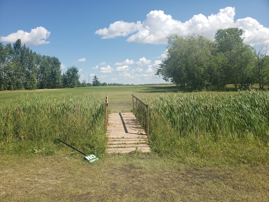 Prairie Oaks Golf Course | 22048 Oak Grove Rd, Lorette, MB R5K 0E1, Canada | Phone: (204) 878-2098