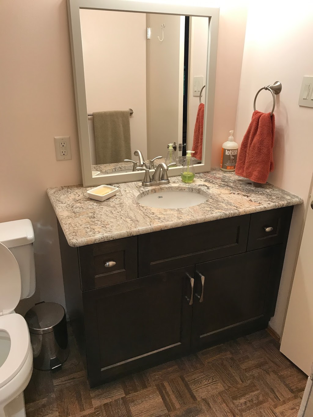 Newlife Cabinetry | 7692 Wellington Rd 124, Guelph, ON N1H 6H7, Canada | Phone: (519) 763-7228