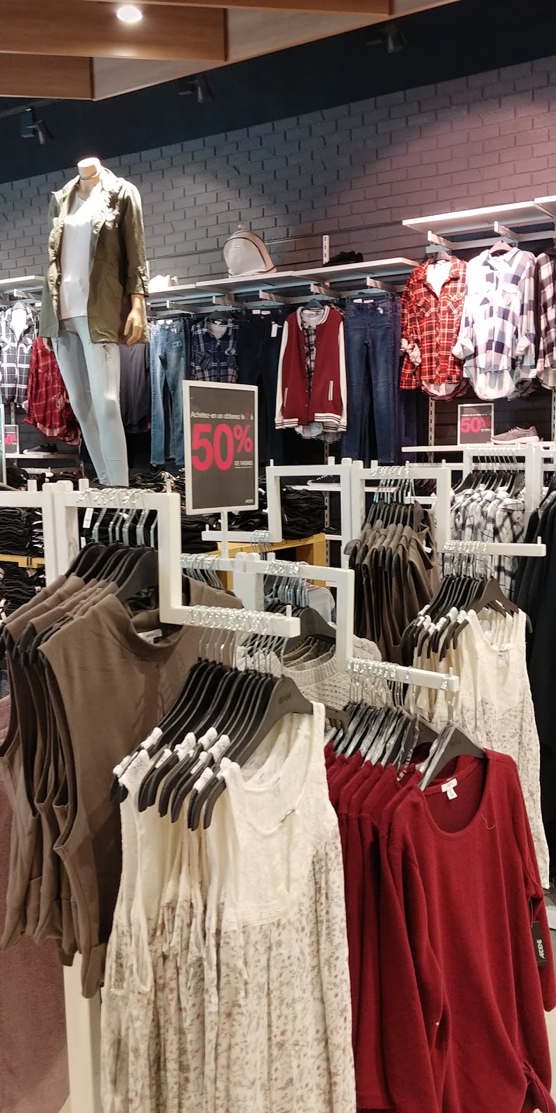 Ardene | 7275 Rue Sherbrooke E, Montréal, QC H1N 1E9, Canada | Phone: (514) 357-2078