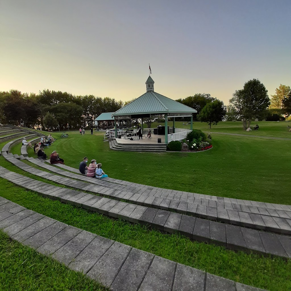 Pembroke Waterfront Park | Fred Blackstein Blvd, Pembroke, ON K8A, Canada | Phone: (613) 735-6821