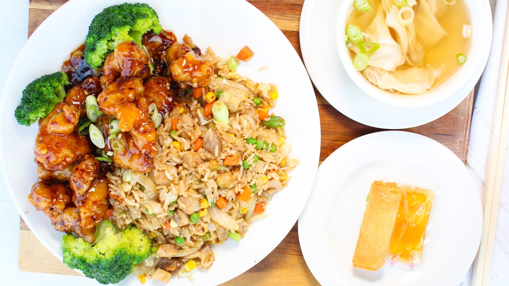 Shanghai Bistro 上海小馆 | 2045 Wyandotte St W, Windsor, ON N9B 1J8, Canada | Phone: (519) 253-8880