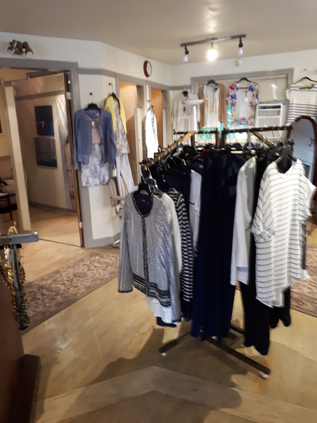 Boutique PTites Folies | 799 Bd de Sainte-Adèle, Sainte-Adèle, QC J8B 2N1, Canada | Phone: (450) 229-6464