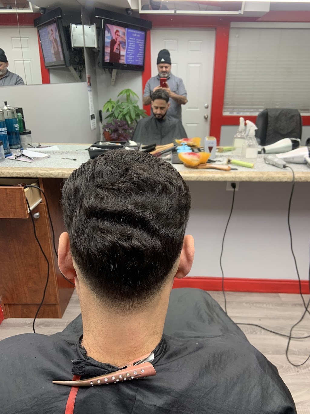 Paul’s Hair Salon | 3298 Wagner Dr, Abbotsford, BC V2T 5G1, Canada | Phone: (604) 621-4233