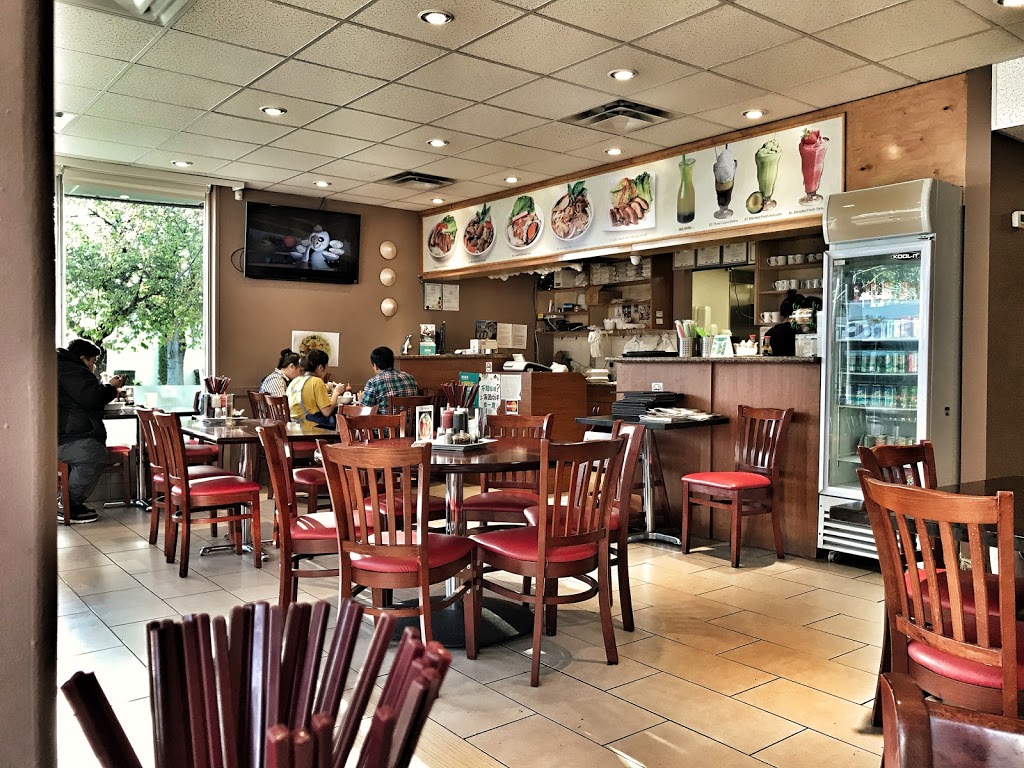 Le Pho Vietnamese Restaurant | 2503 E Hastings St, Vancouver, BC V5K 1Z2, Canada | Phone: (604) 255-9897