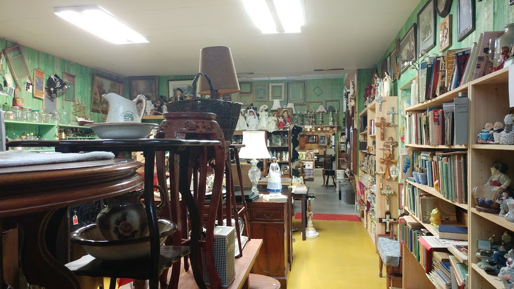 Les Trésors Antiques | 518 Route de lÉglise, Saint-Jean-Port-Joli, QC G0R 3G0, Canada | Phone: (418) 358-0900