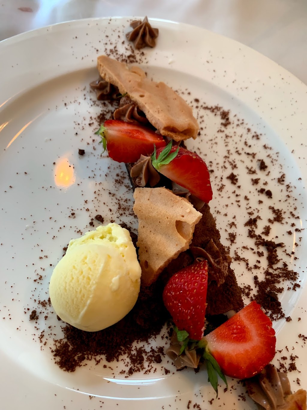 White Gate Inn & Restaurant | 28 Pleasant St, Chester, NS B0J 1J0, Canada | Phone: (902) 275-4400