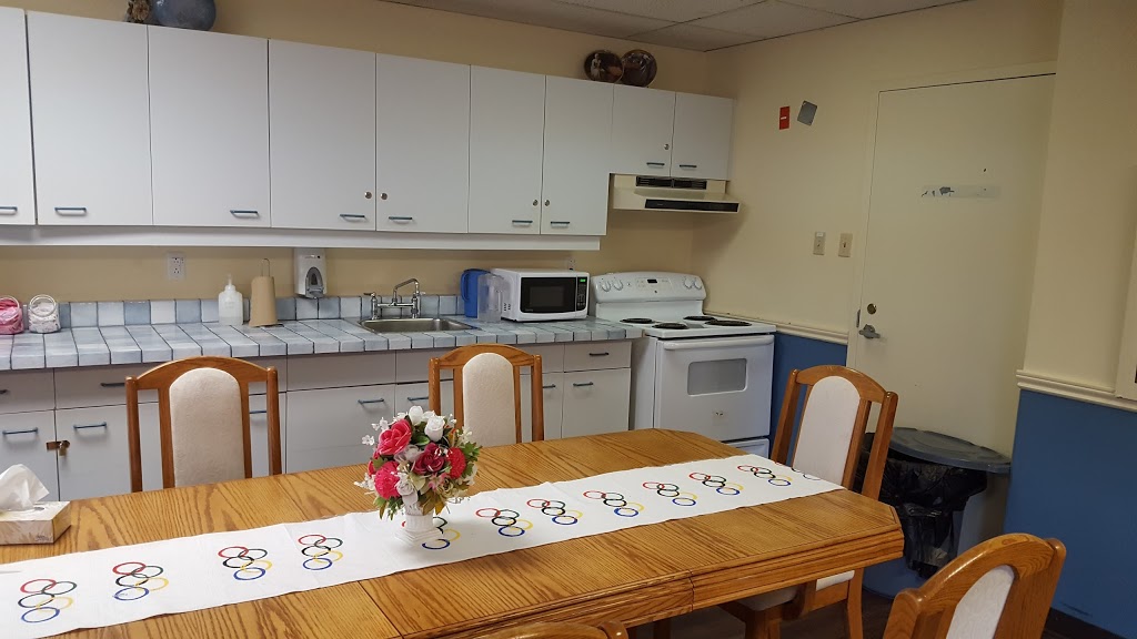 Erin Mills Lodge Long Term Care | 2132 Dundas St W, Mississauga, ON L5K 2K7, Canada | Phone: (905) 823-7273