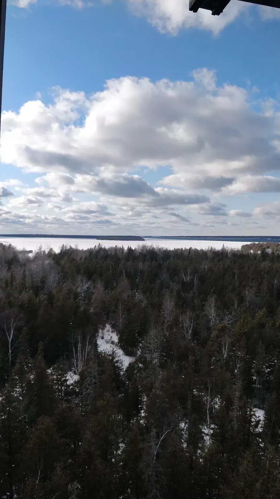 Bruce Peninsula National Park: Visitors Center | 120 Chi sin tib dek Rd, Tobermory, ON N0H 2R0, Canada | Phone: (888) 773-8888