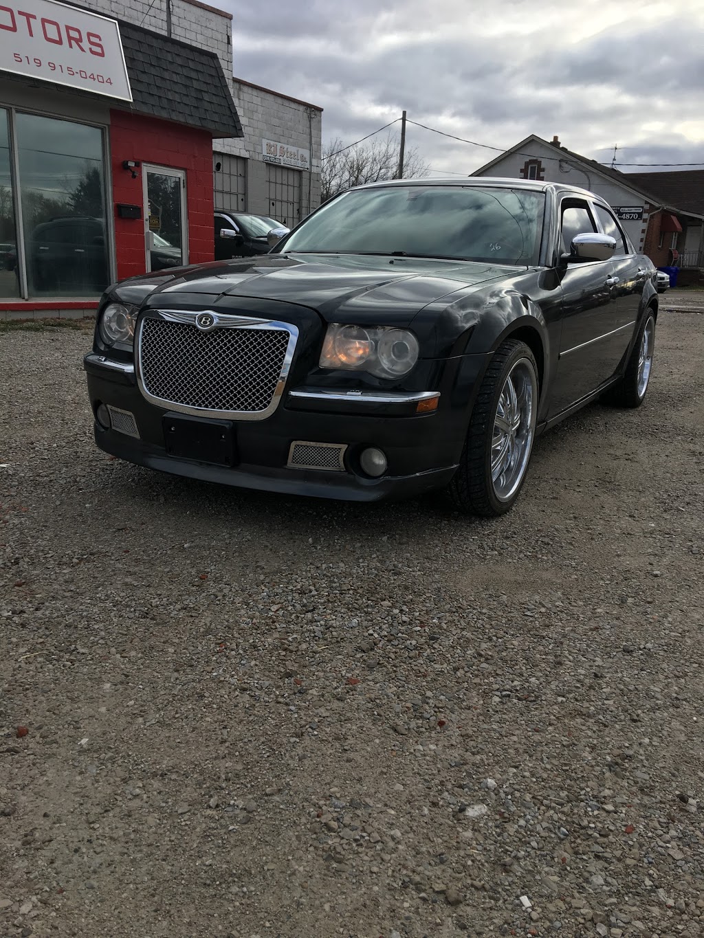 DASH MOTORS - GUARANTEED APPROVAL | 2896 Walker Rd, Windsor, ON N8W 3R1, Canada | Phone: (519) 915-0404