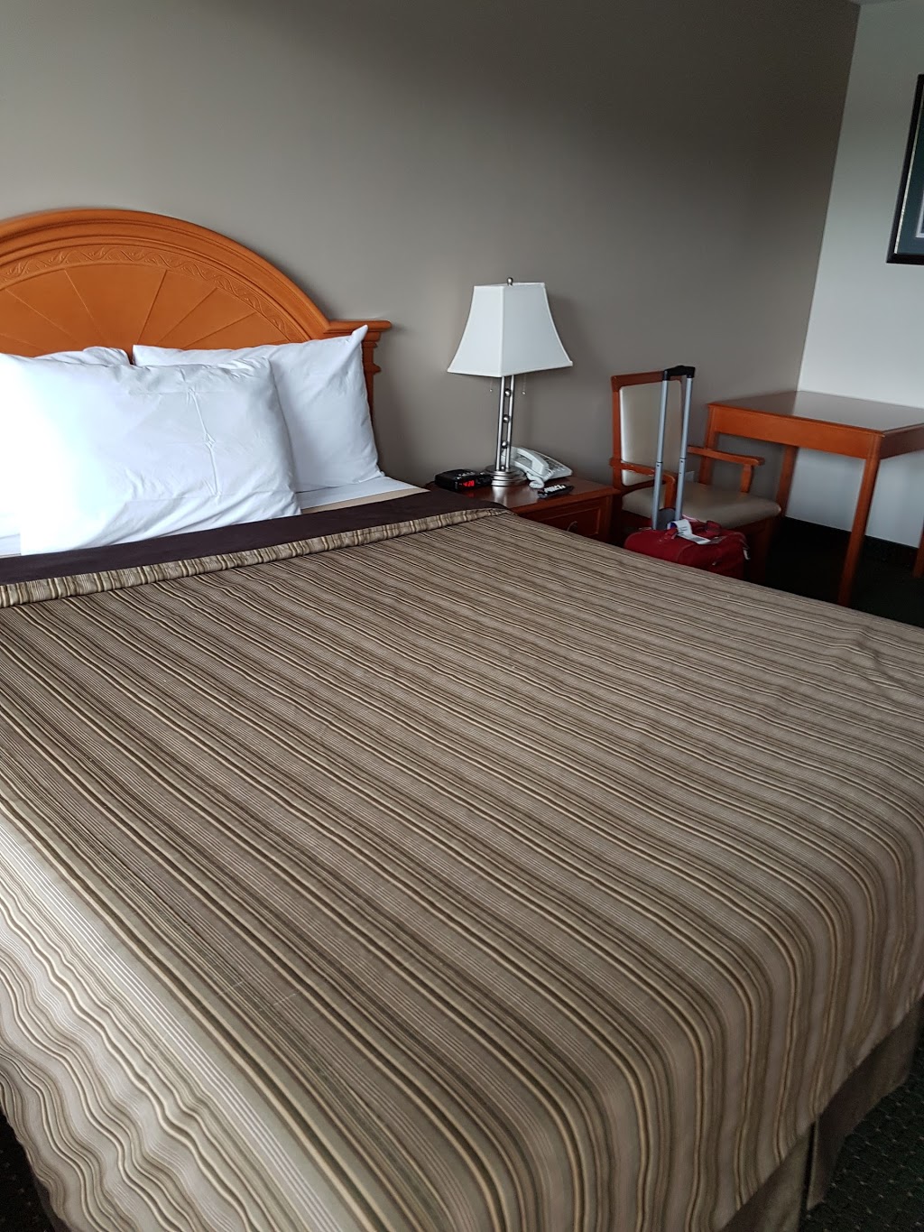 Angus Inn Motel | 168 Mill St, Angus, ON L0M 1B2, Canada | Phone: (705) 424-7777