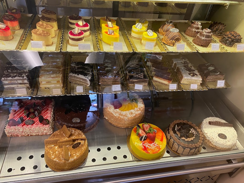 Sweet Castle | 2446 Bank St, Ottawa, ON K1V 1A8, Canada | Phone: (613) 680-1888