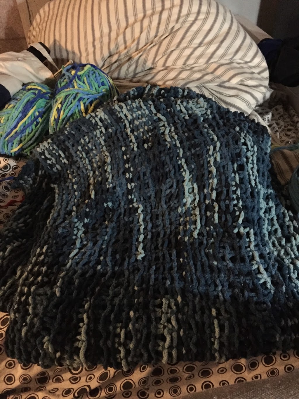 Knitting blankets | 21 Jones Dr, Saint François Xavier, MB R4L 1A1, Canada | Phone: (204) 390-0392