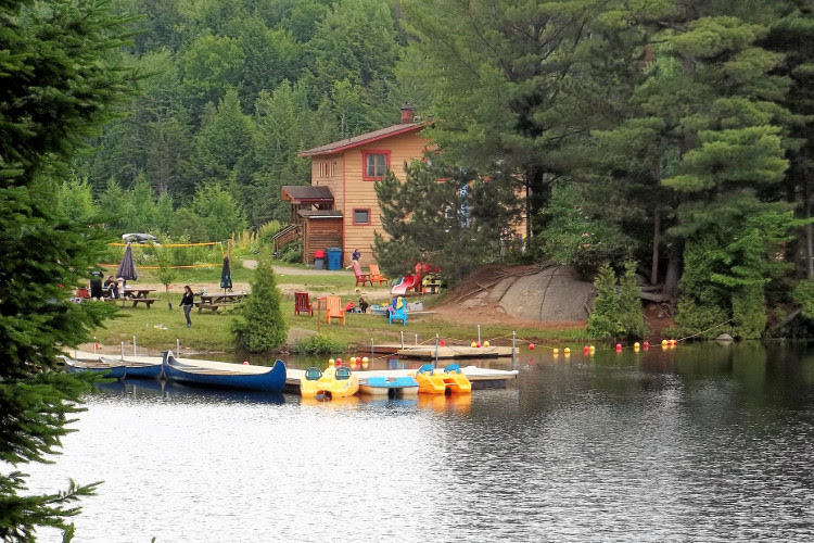 Aux berges du lac Castor | 3800 des Allumettes, St-Paulin, Saint-Paulin, QC J0K 3G0, Canada | Phone: (819) 268-3339