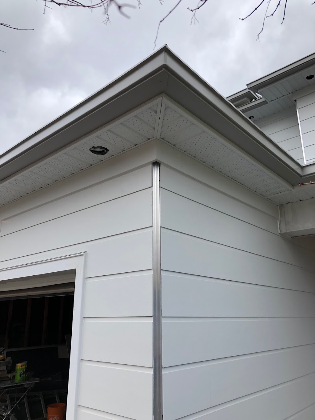 Modern Home Exteriors | 644 East and West Line, Niagara-on-the-Lake, ON L0S 1J0, Canada | Phone: (647) 839-0245