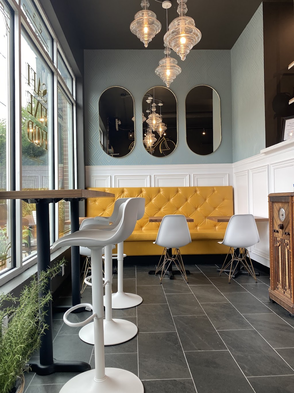 Safi Fine Food | 296 Somerset St. E Unit C1, Ottawa, ON K1N 6W1, Canada | Phone: (613) 422-7234