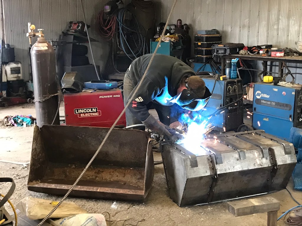 DeVries Custom Welding | 247 Dundas St, Thamesford, ON N0M 2M0, Canada | Phone: (519) 476-1069
