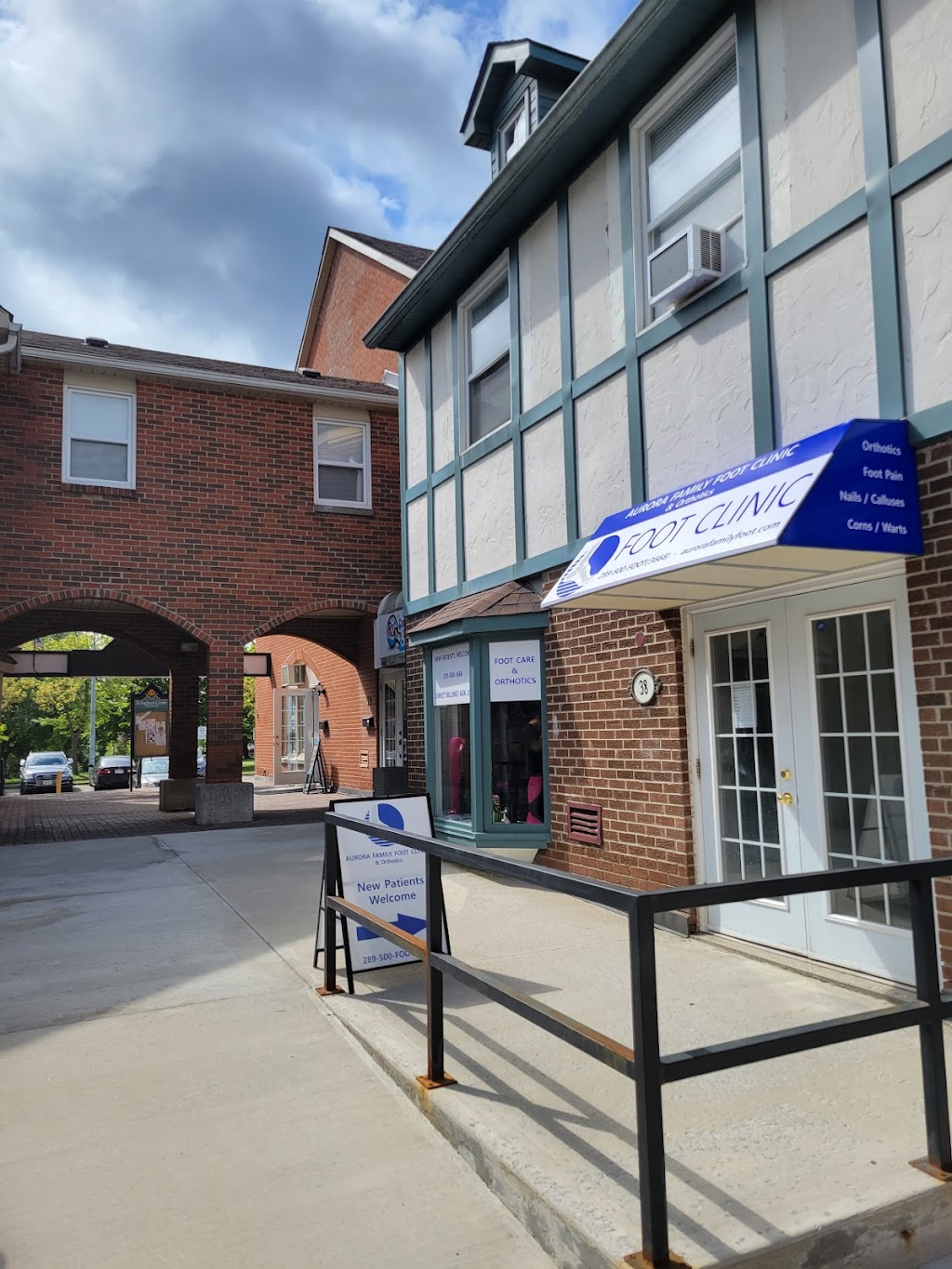 Aurora Family Foot Clinic | 2 Orchard Heights Blvd #38, Aurora, ON L4G 3W3, Canada | Phone: (289) 500-3668