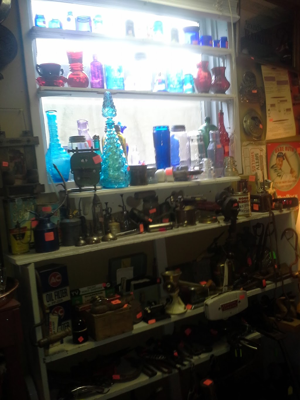 Fergies Antiques and Collectables | 105 Saskatchewan Ave, Outlook, SK S0L 2N0, Canada | Phone: (306) 867-9925