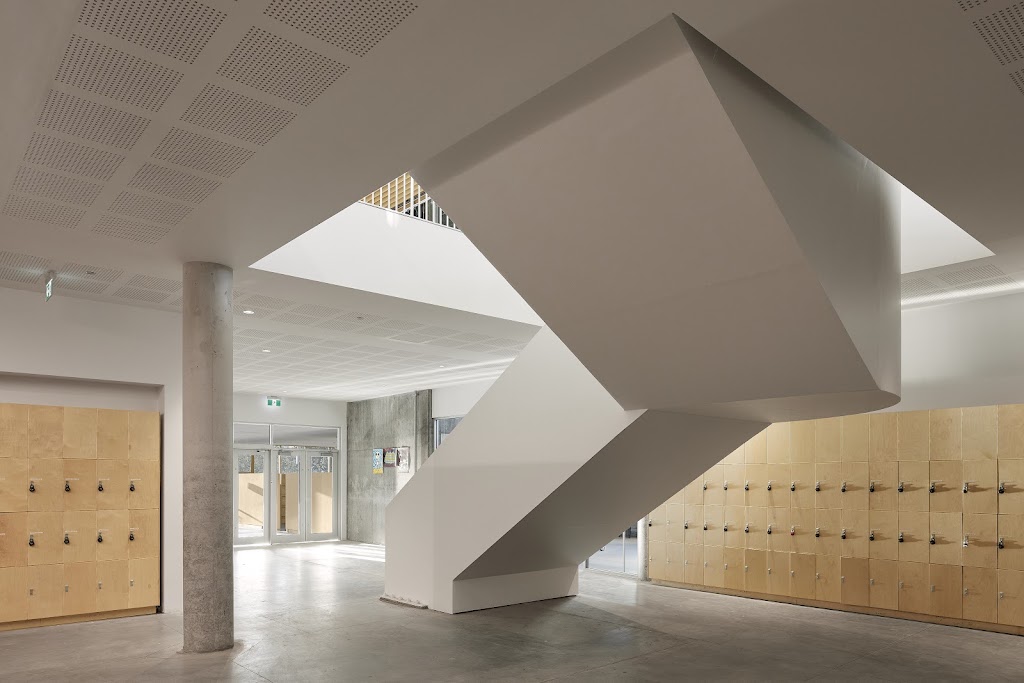 Collège Sainte-Anne | Secondaire Dorval | 100 Boul. Bouchard, Dorval, QC H9S 1A7, Canada | Phone: (514) 637-5010