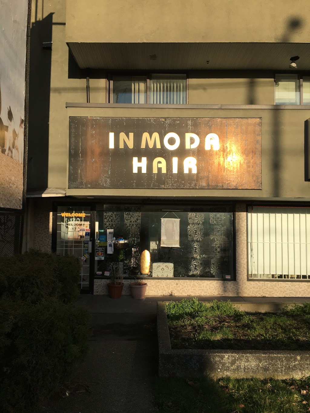 In Moda Hair | 5170 Victoria Dr, Vancouver, BC V5P 3V2, Canada | Phone: (604) 677-8503