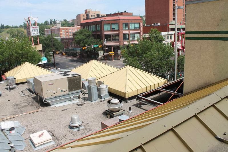 Royal Roofing Ltd. | 1816 45 St SE, Calgary, AB T2B 1J7, Canada | Phone: (403) 248-6397