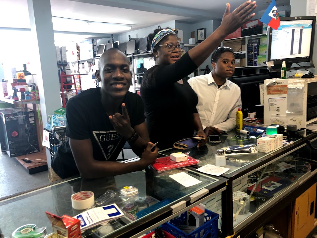 Iphone repair samsung repair Montreal Mega Electronix | 10827 Boulevard Pie-IX, Montréal-Nord, QC H1H 4A9, Canada | Phone: (514) 322-2828