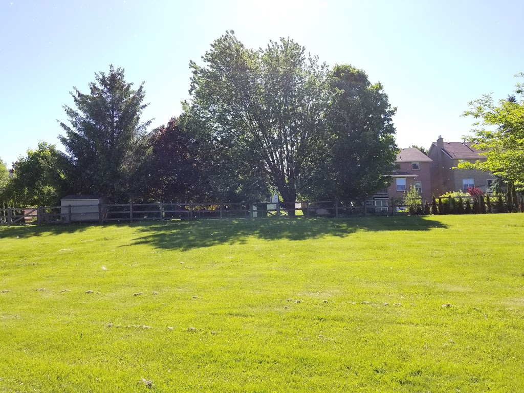 Quaker Common | Quaker Village Dr, Uxbridge, ON L9P 1A6, Canada