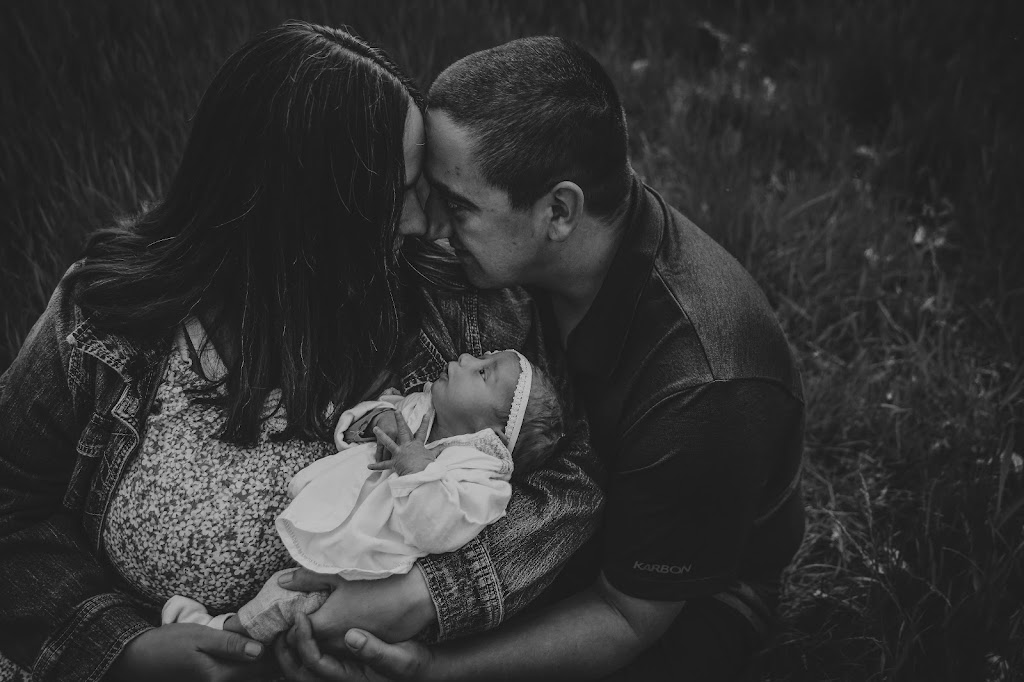 Chelsea Sims Photography | 83 West St, Belleville, ON K8N 4X6, Canada | Phone: (613) 849-7985