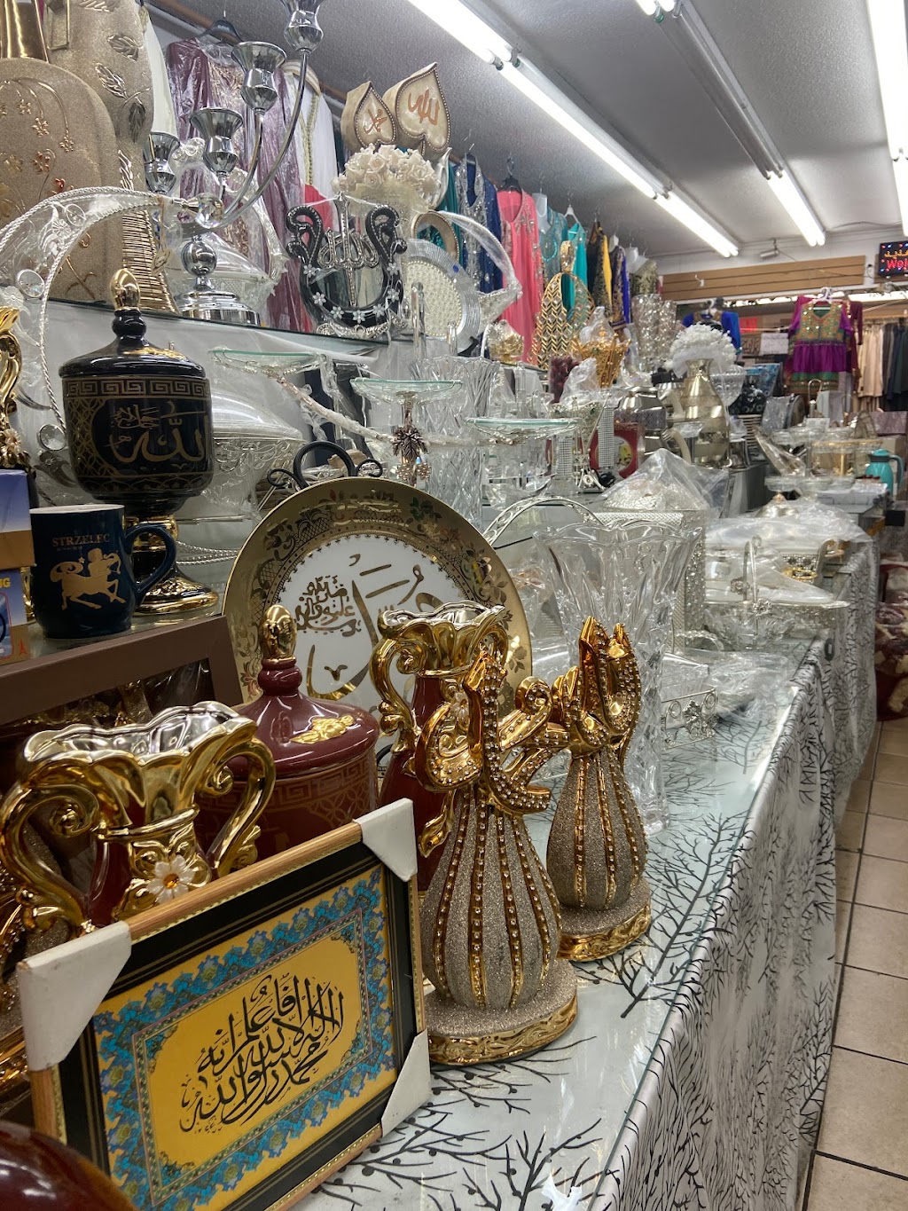 Safa gift centre | 10705 King George Blvd, Surrey, BC V3T 2X6, Canada | Phone: (604) 498-8299