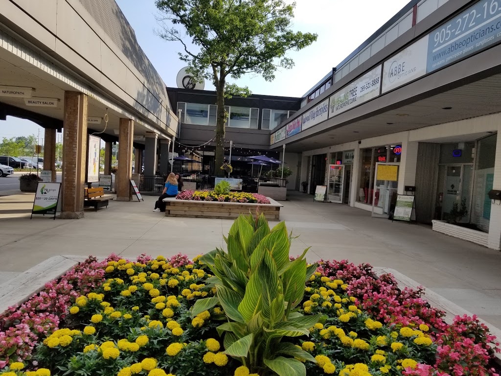 Applewood Village Plaza | 1077 N Service Rd, Mississauga, ON L4Y 1A6, Canada | Phone: (905) 528-8956 ext. 4146