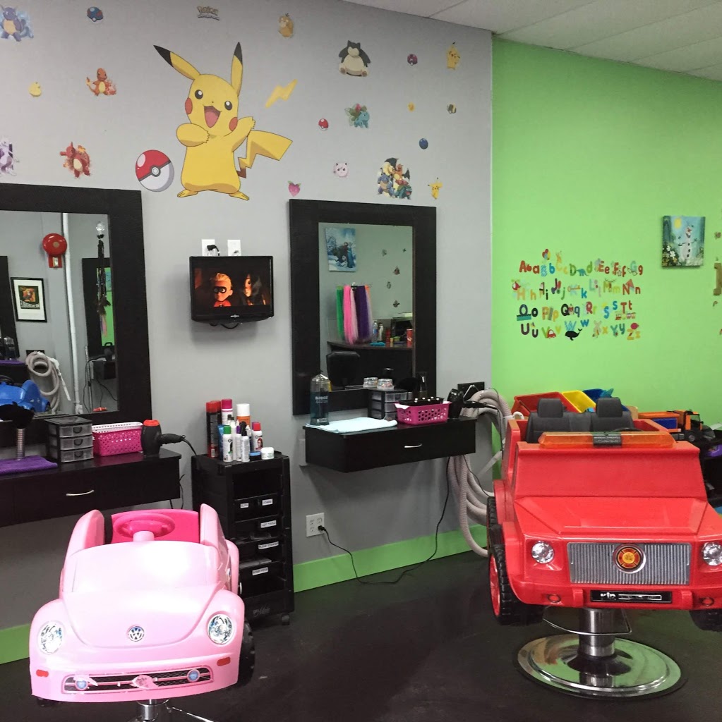 Giggles Cuts for Kids | 19, 4307 130 Ave SE, Calgary, AB T2Z 3V8, Canada | Phone: (403) 453-0664