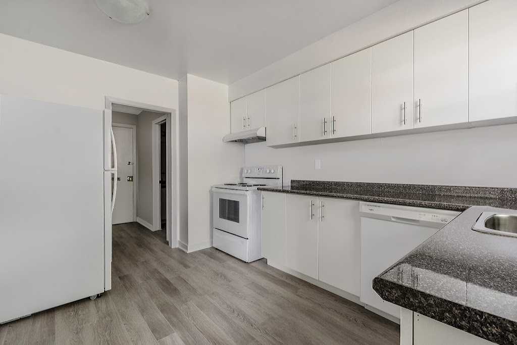 Manor Village | 5 Majestic Dr, Nepean, ON K2G 1C5, Canada | Phone: (613) 276-8592