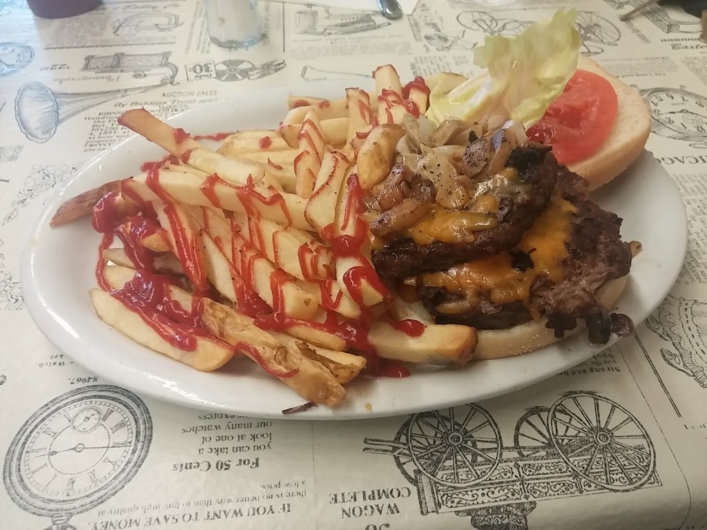 The Crossroads Family Restaurant | 48 Ottawa St W, Havelock, ON K0L 1Z0, Canada | Phone: (705) 778-7100