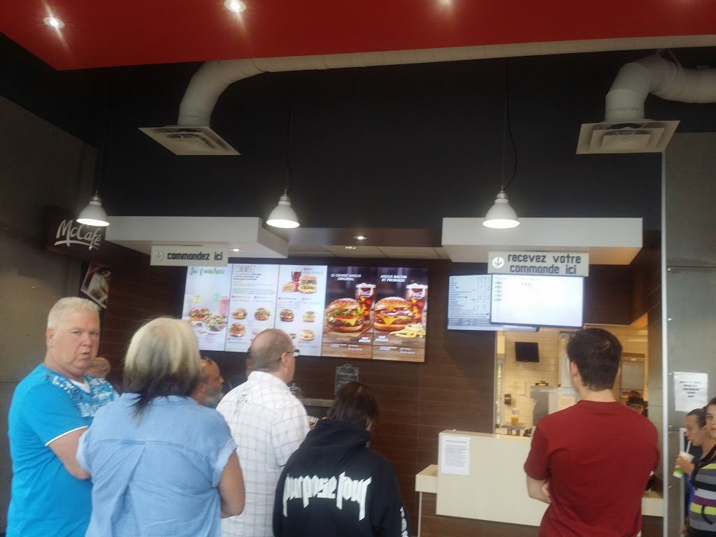 McDonalds | 320 Rue Angus S, East Angus, QC J0B 1R0, Canada | Phone: (819) 832-1808